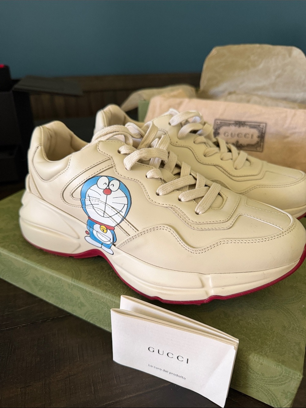 Gucci Kids Cream Sneakers with Blue Doraemon Graphic and Red Outsole
